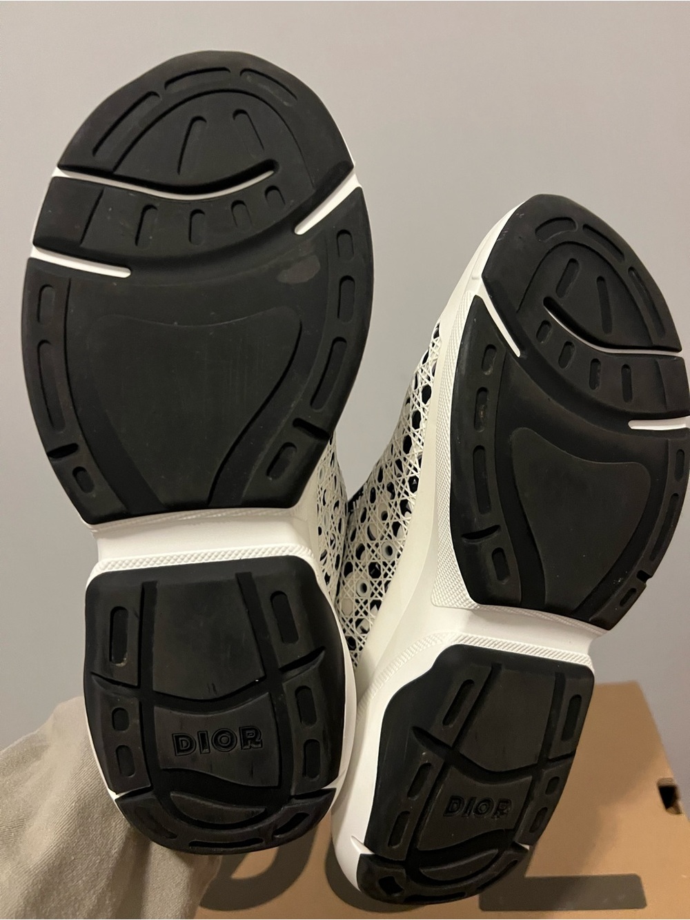 Dior White and Black Oblique Mesh Sneakers - Picture 5 of 7